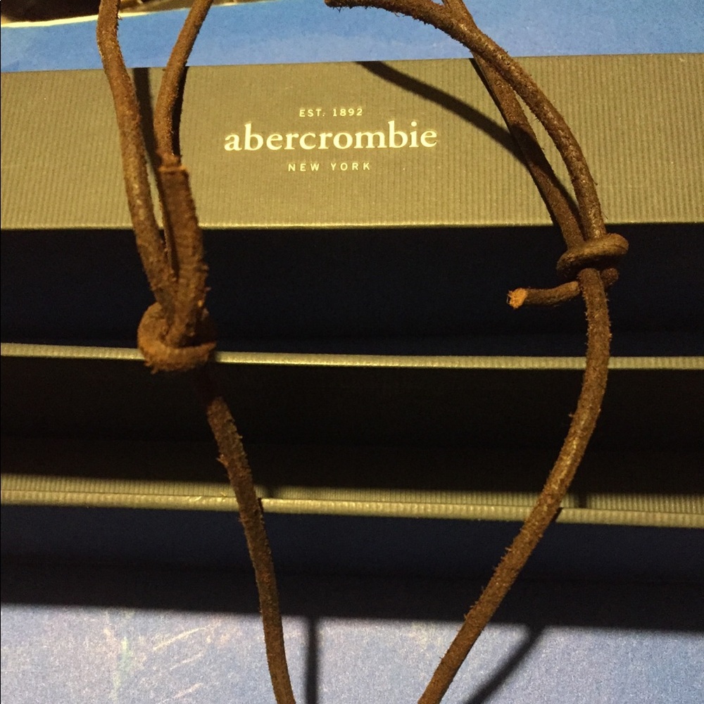Abercrombie guys Necklace